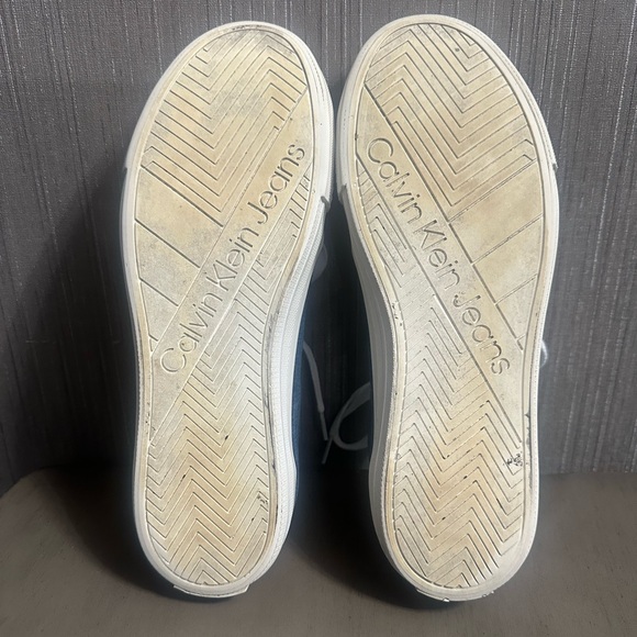 Calvin Klein Women's Erin Logo Sneakers - Picture 8 of 10
